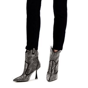 INC International Concepts® blends inspired tailoring with sparkling rhinestone